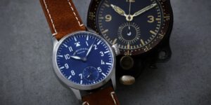 FLIEGER blau